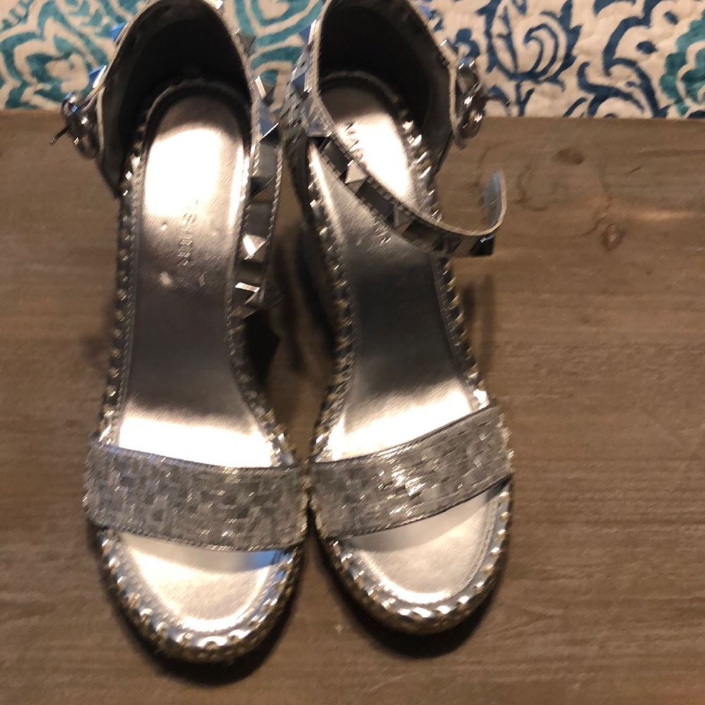 Marc Fisher Silver wedges with stud strap